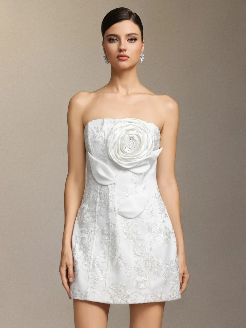 Vestido Mini Renaa Kijin com Flores Feitas à Mão e Paetês
