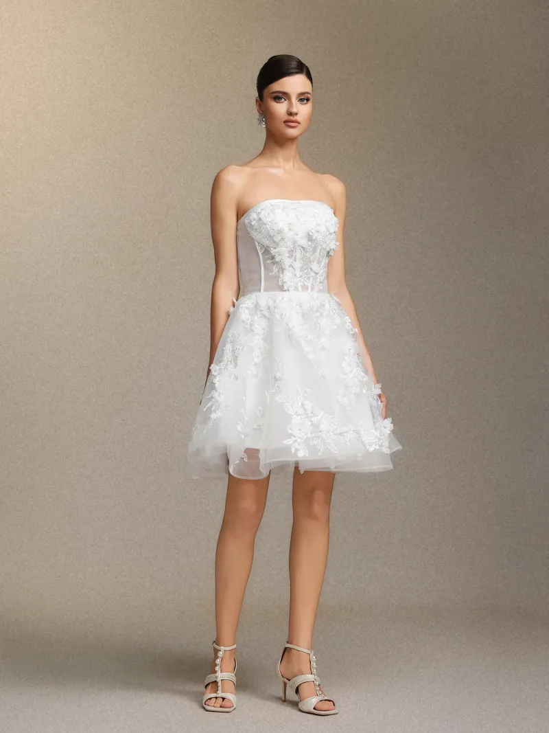 Vestido Curto Mishell em Renda Bordada com Tomara que Caia