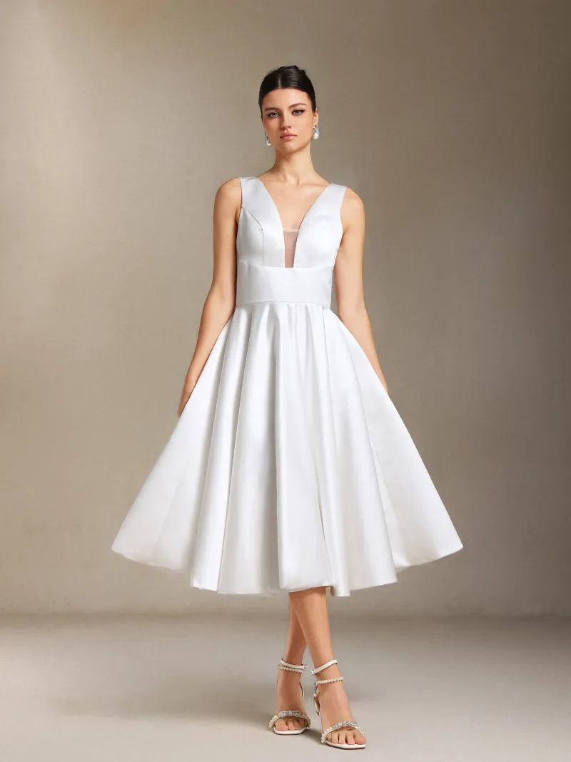 Vestido de Noiva Salacia Decote V com Corte Tridimensional Forma A Mini