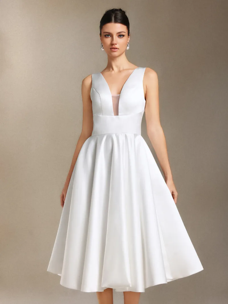 Vestido de Noiva Salacia Decote V com Corte Tridimensional Forma A Mini