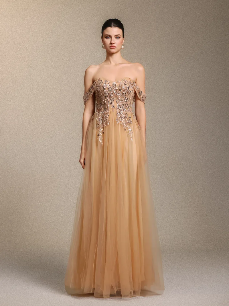 Vestido Maxi Krystal Cintura Marcada Ombro a Ombro com Paetê e Aplicações Florais em Tule