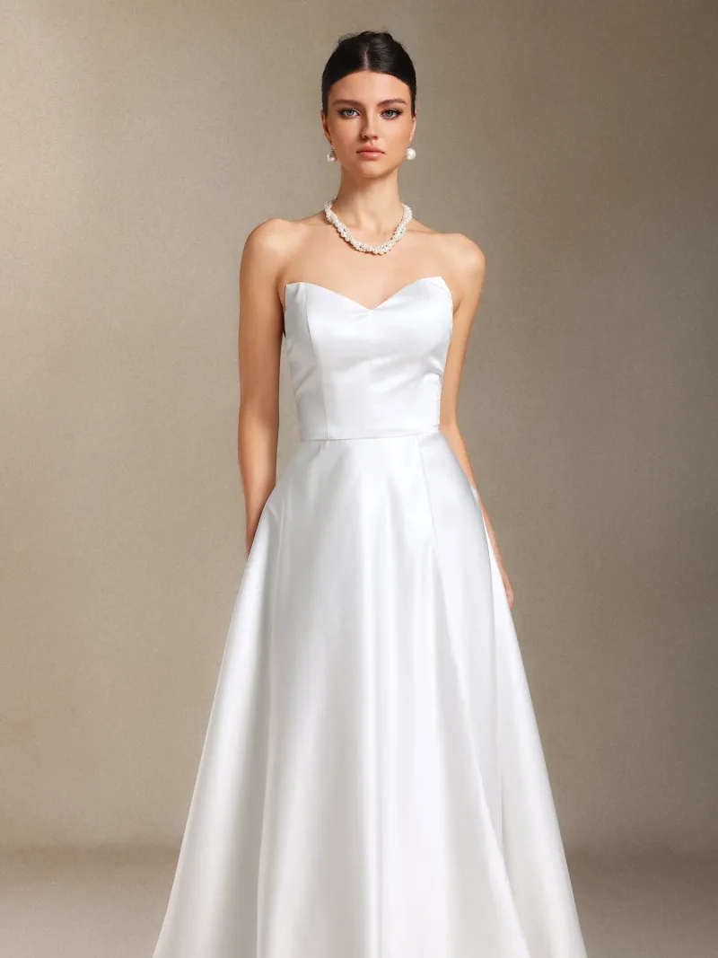 Vestido de Noiva Roie com Detalhe no Busto e Fenda na Cauda