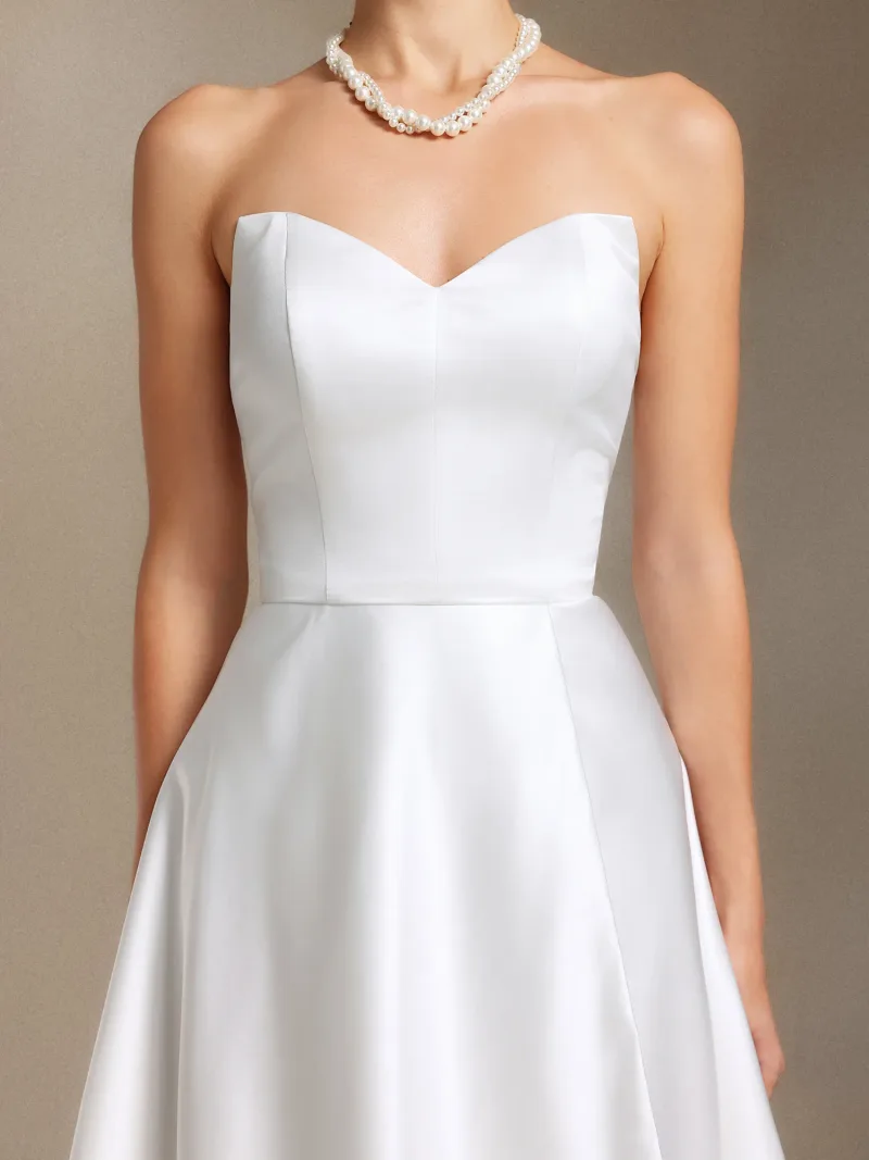 Vestido de Noiva Roie com Detalhe no Busto e Fenda na Cauda