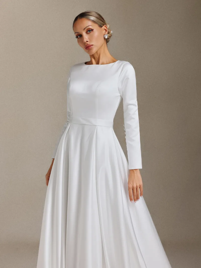 Vestido Maxi Marcia com Manga Longa e Detalhe de Fivela