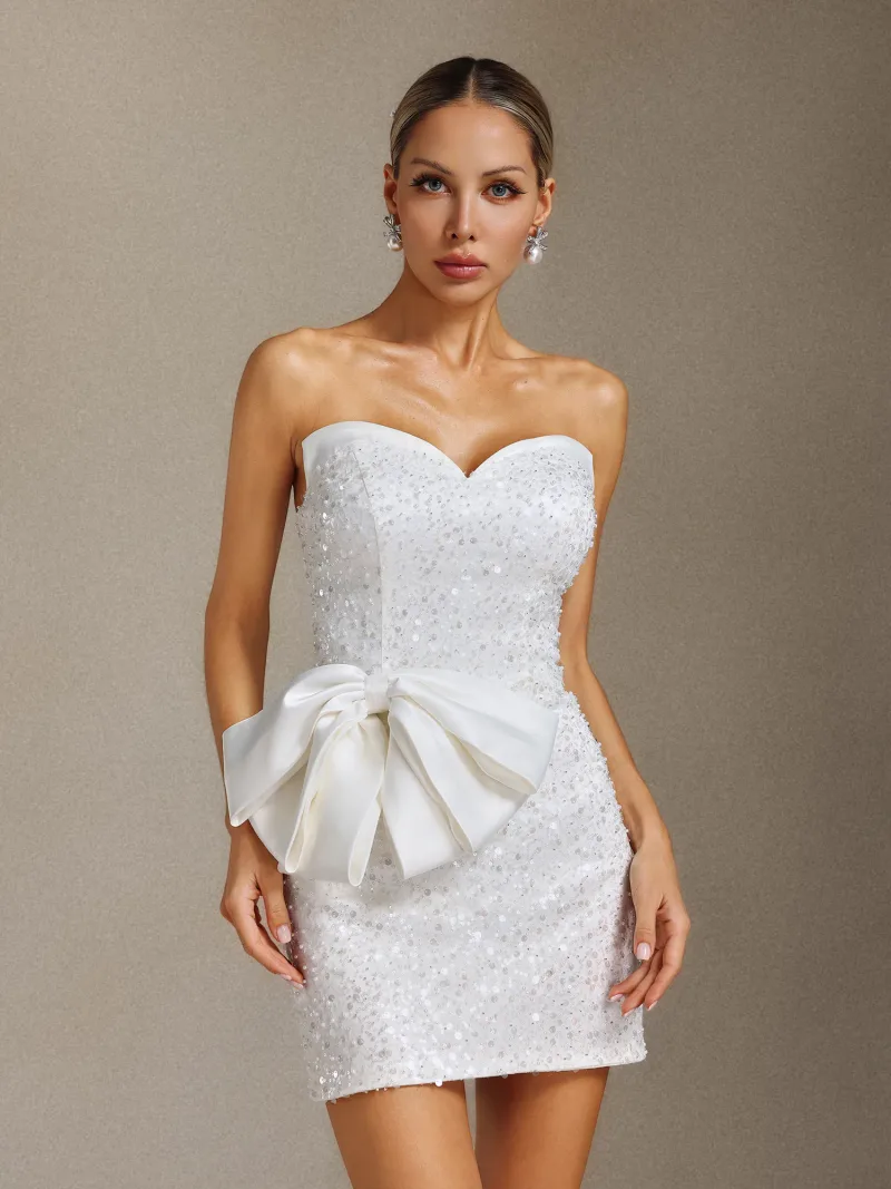 Vestido Mini Enid com Paetês, Laço e Decote Tomara que Caia
