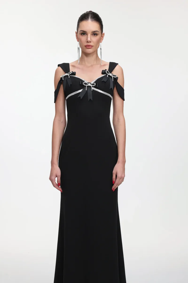 Vestido Maxi Faran com Laço e Aplicações de Cristais