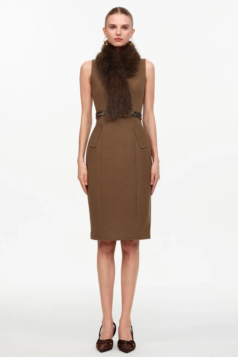 Vestido Midi Erise em Falso Pelo, Sem Mangas