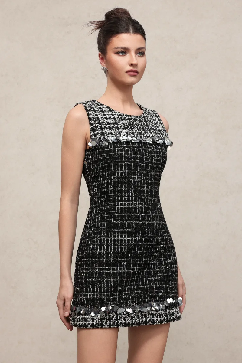 Vestido Mini Spola em Tweed com Paetê e Decote Redondo