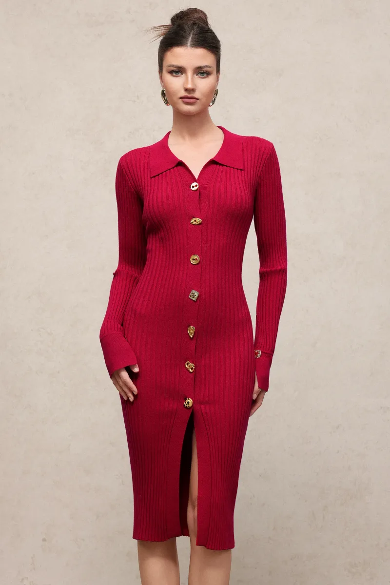 Vestido Maxi Lasa em Tricô com Botões Metálicos e Manga Longa