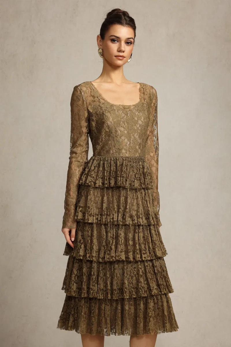 Vestido Maxi Hella com Renda e Mangas Longas