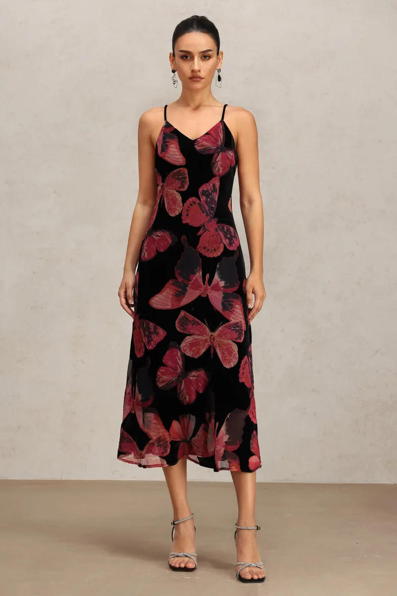 Vestido Maxi Tutuni com Decote em V, Alças Halter e Estampa de Borboletas