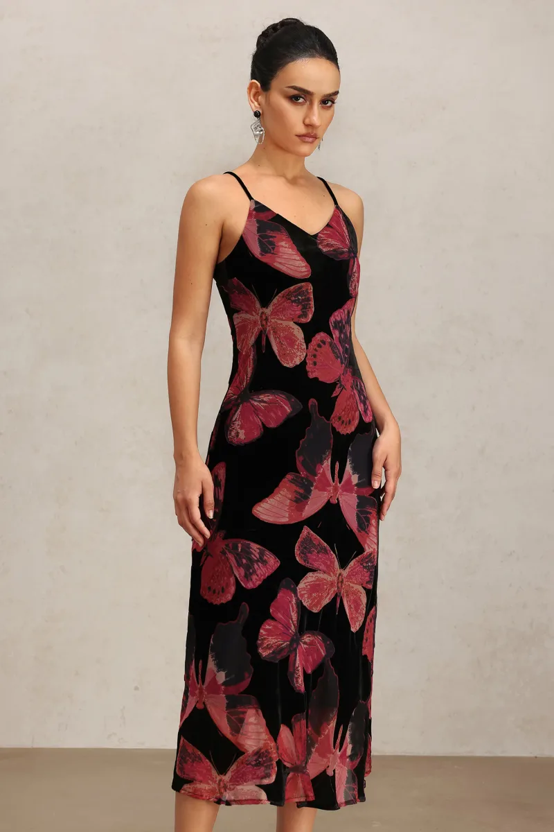 Vestido Maxi Tutuni com Decote em V, Alças Halter e Estampa de Borboletas