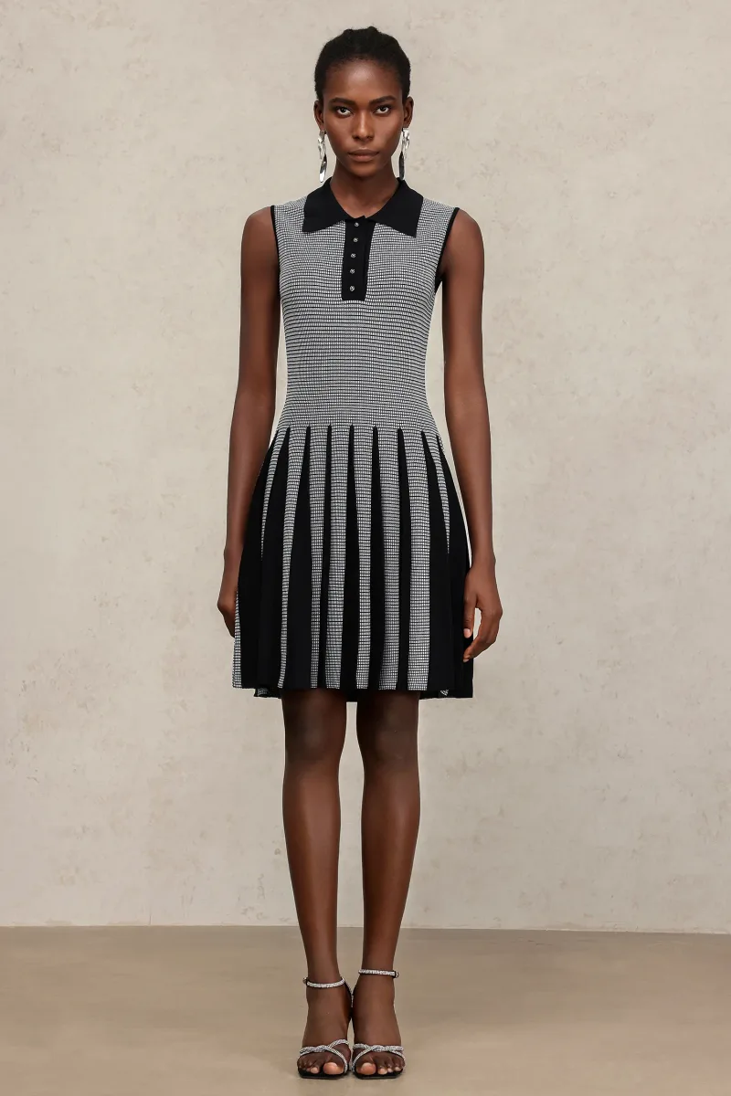Vestido Kyler Gola Sem Mangas com Pregas Curto