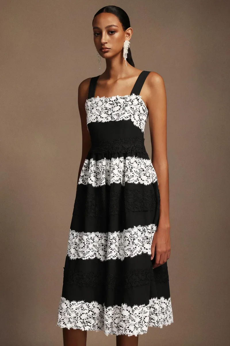 Vestido Midi Halter Nettie em Renda