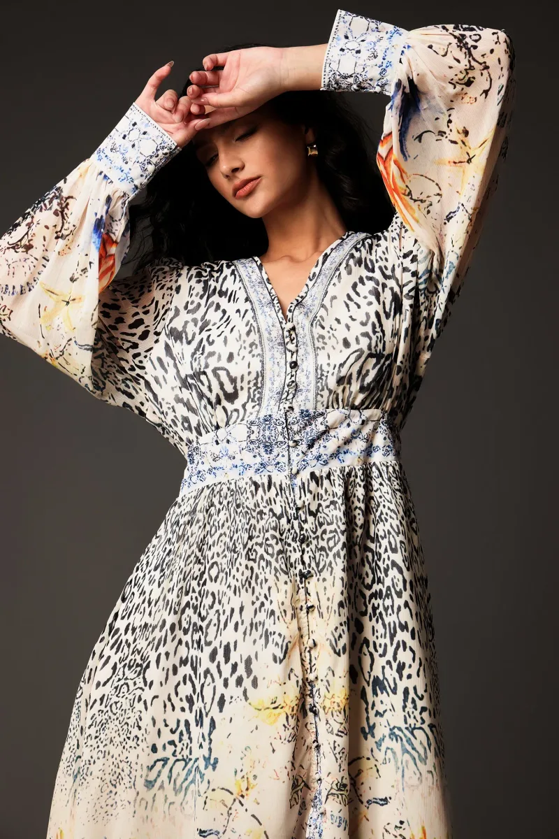 Vestido Maxi Daware com Decote Profundo e Manga Longa