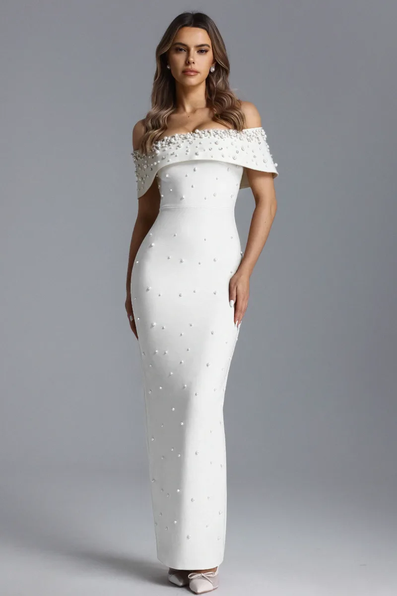 Vestido Maxi Isme com Ombro a Ombro, Pérolas e Strass