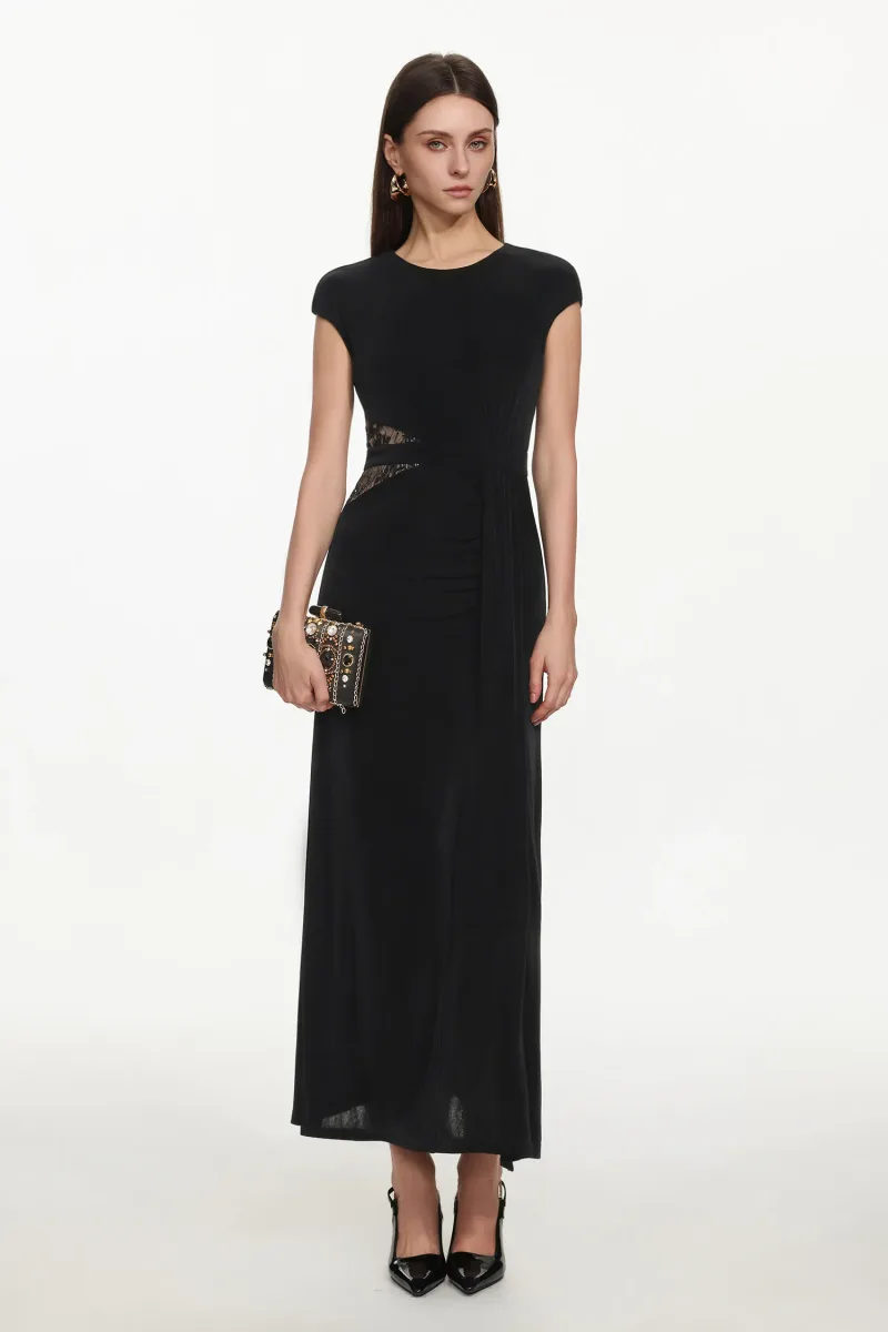 Vestido Maxi Viaua em Tricô com Cut-out